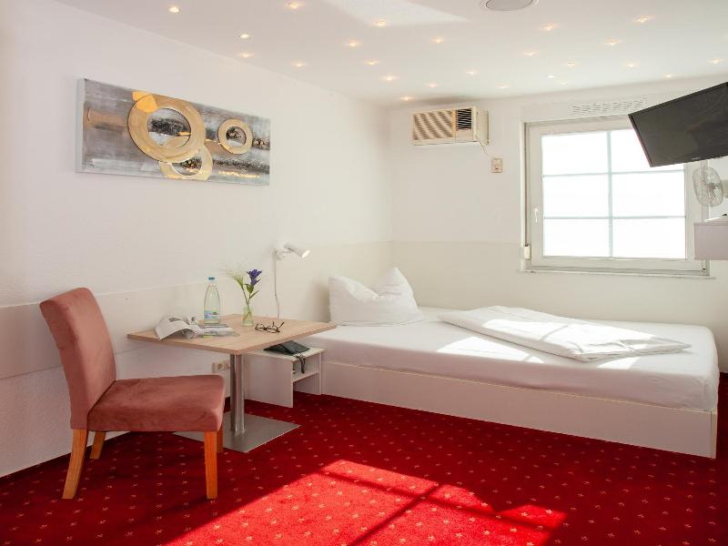Relax Hotel Stuttgart image