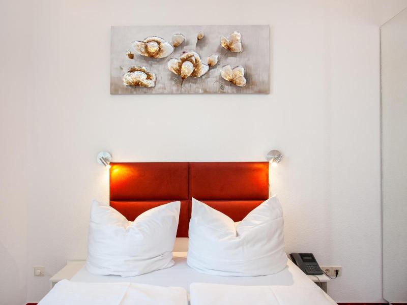 Relax Hotel Stuttgart image