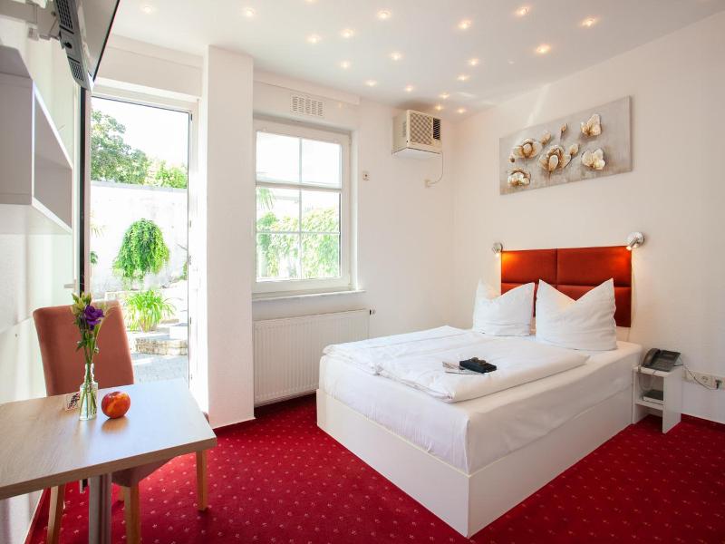 Relax Hotel Stuttgart image