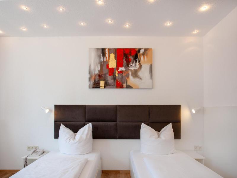Relax Hotel Stuttgart image
