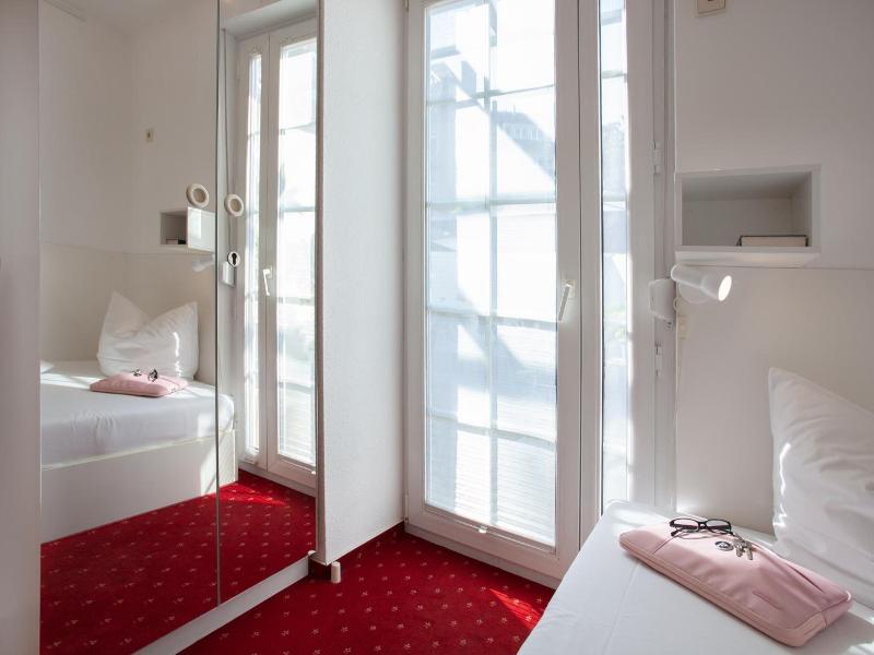 Relax Hotel Stuttgart image