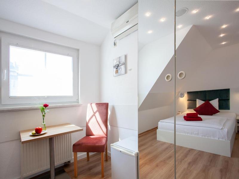 Relax Hotel Stuttgart image