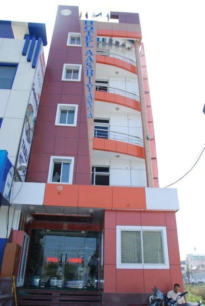 Hotel Aashiyana Restaurant — exterior view