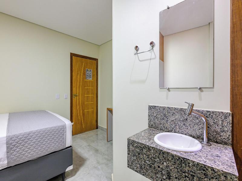 Oyo Hotel Brisa Tropical Brasa Lia image