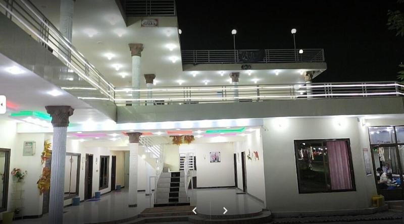Pameer Continental Hotel And Restaurant — general view
