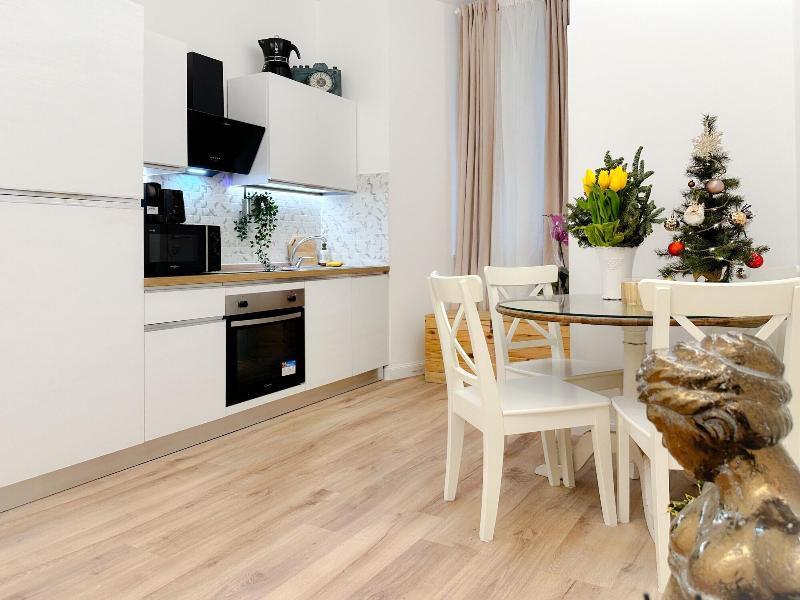 Colosseum Luxury Guesthouse image