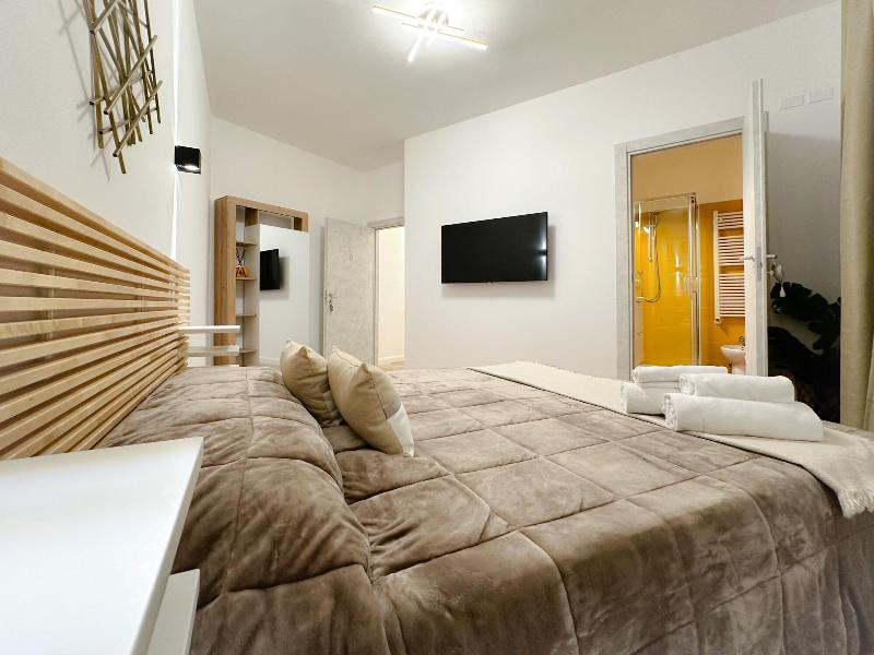 Colosseum Luxury Guesthouse image