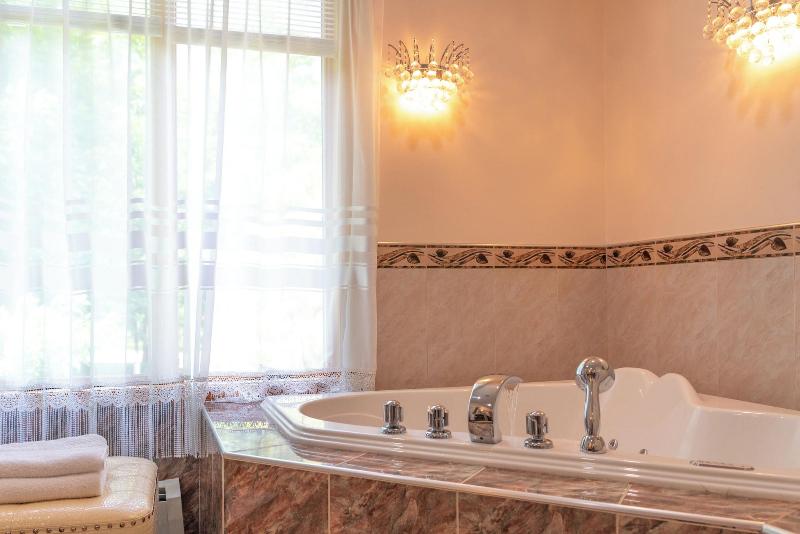 Cherry Valley Manor image