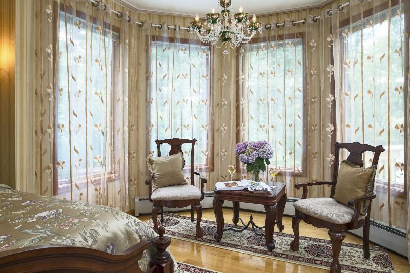 Cherry Valley Manor image