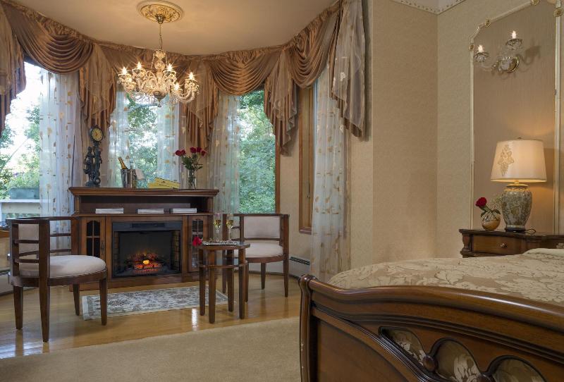 Cherry Valley Manor image