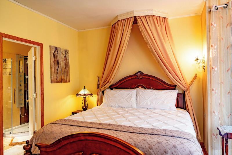 Cherry Valley Manor image