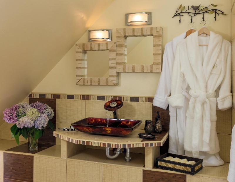Cherry Valley Manor image