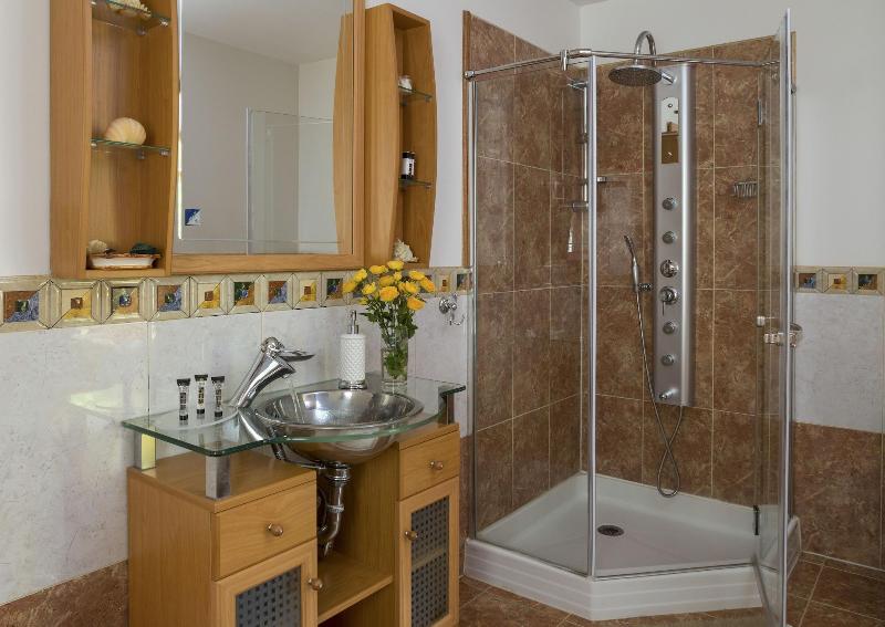 Cherry Valley Manor image