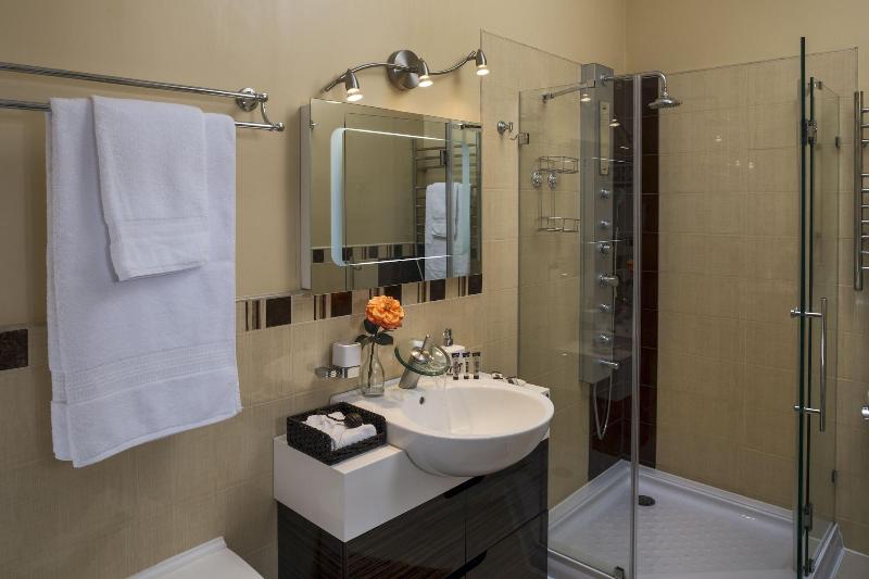 Cherry Valley Manor image