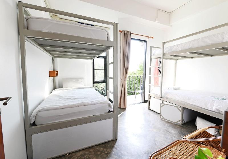The Dearly Koh Tao Hostel