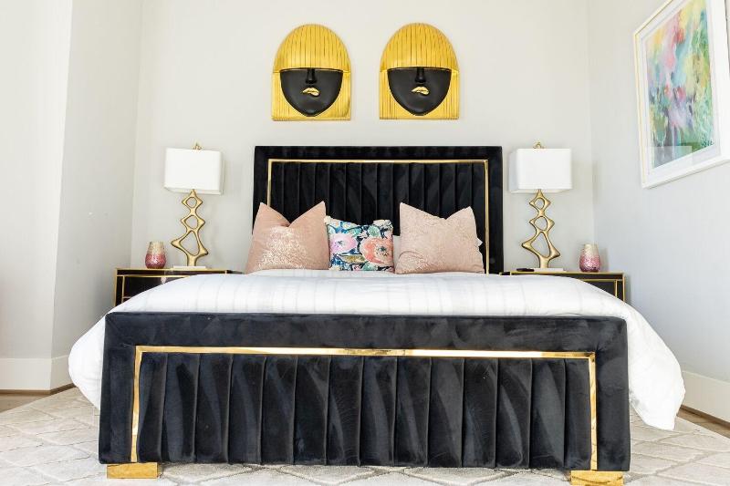 Stylish Luxury Downtown Home image