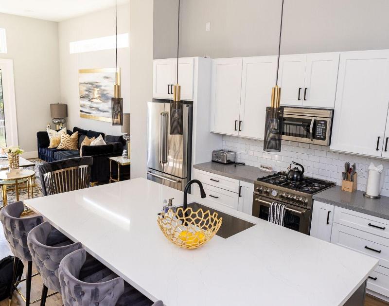 Stylish Luxury Downtown Home image