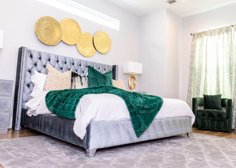 Stylish Luxury Downtown Home image
