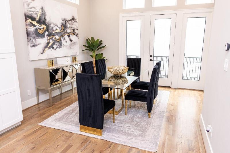 Stylish Luxury Downtown Home image