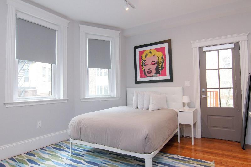 Maverick Suites At 89 Marion image