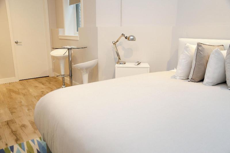 Maverick Suites At 89 Marion image