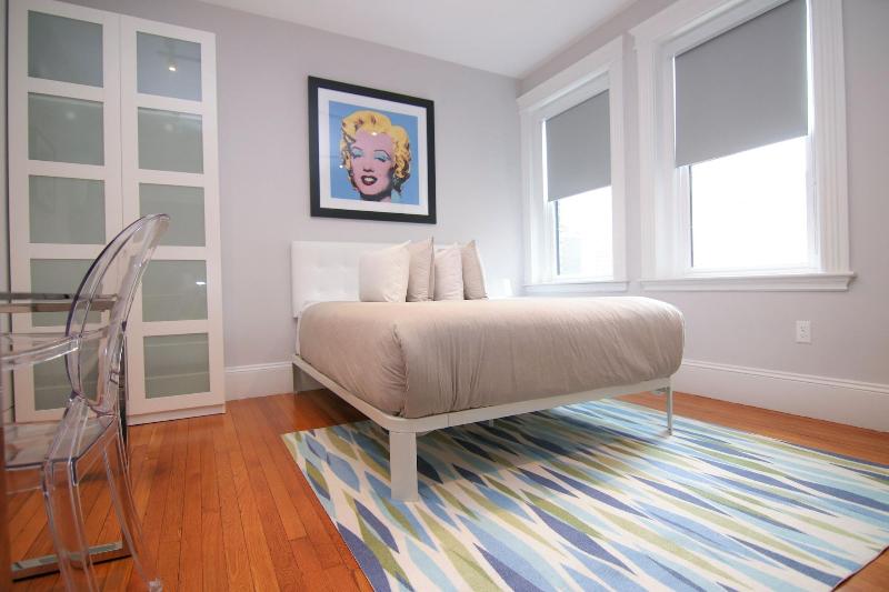 Maverick Suites At 89 Marion image