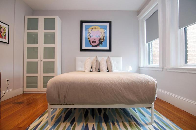 Maverick Suites At 89 Marion image