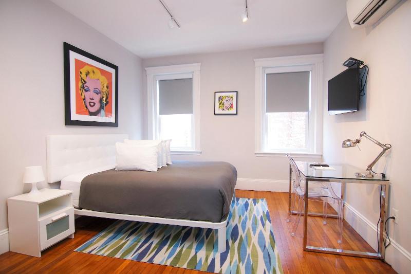 Maverick Suites At 89 Marion image