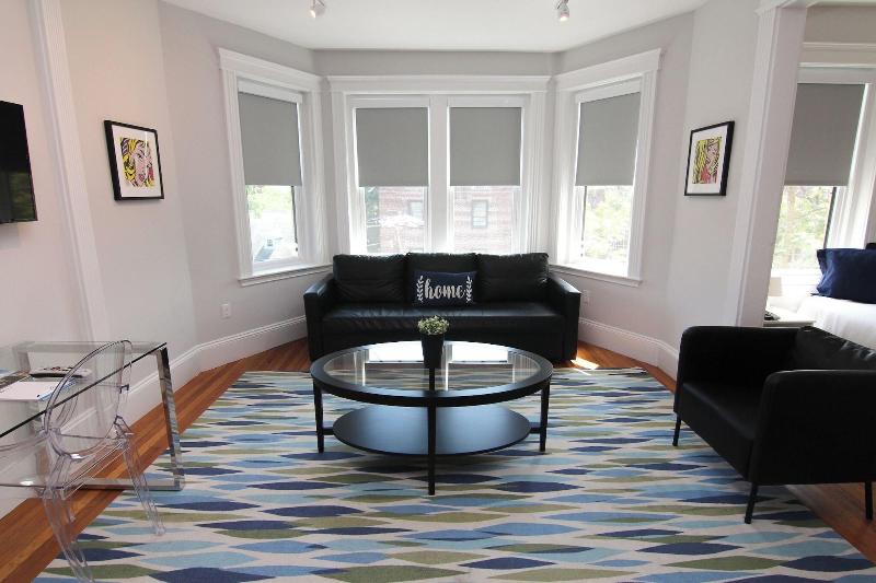 Maverick Suites At 89 Marion image