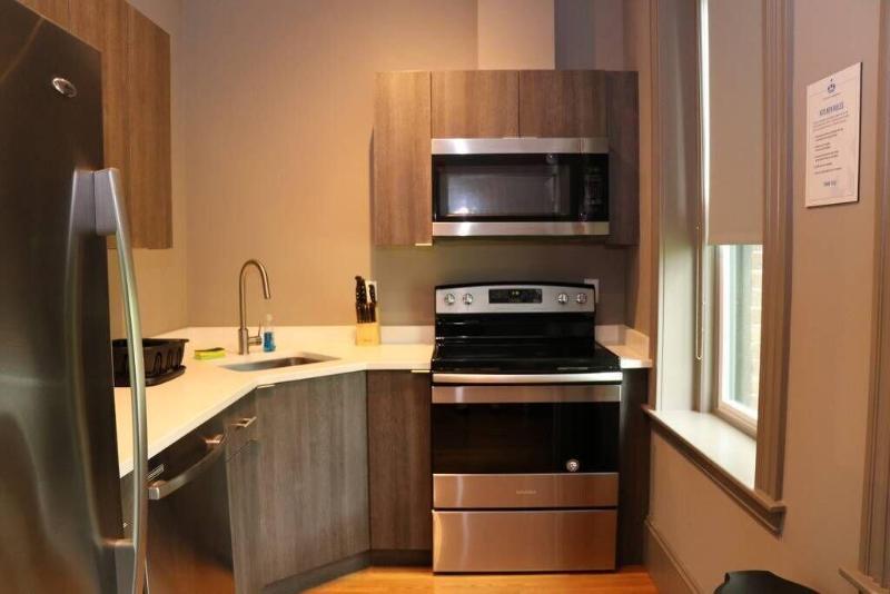 Maverick Suites At 89 Marion image
