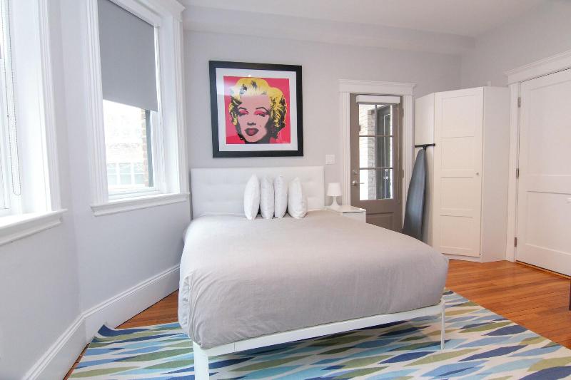 Maverick Suites At 89 Marion image