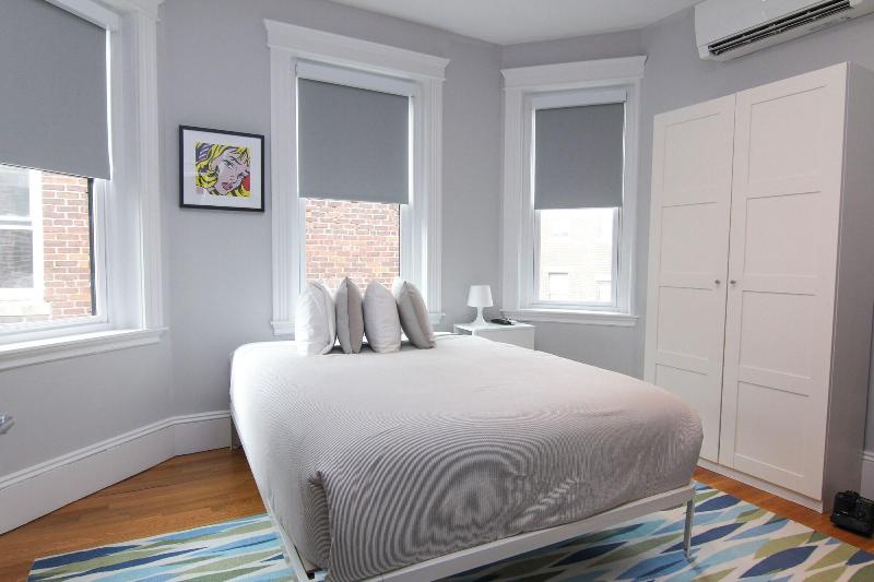 Maverick Suites At 89 Marion image