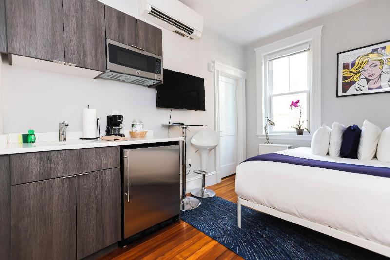 Maverick Suites At 89 Marion image
