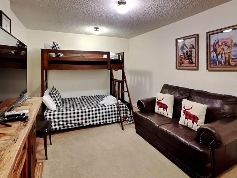 Pinon Park image