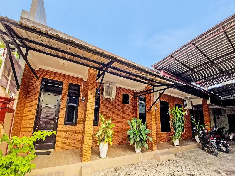 92244 Mariko S House