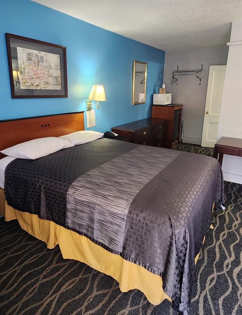 Alamo Motel 4