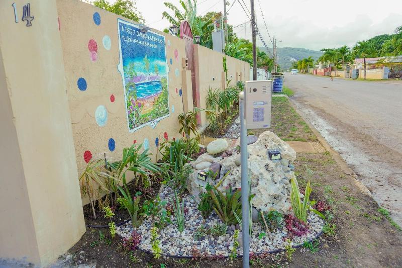 A Taste Of Jamaica Lavern Place image