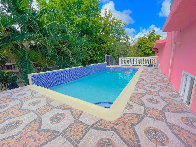 A Taste Of Jamaica Lavern Place image