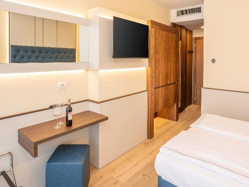 Sport Hotel Olimpo image