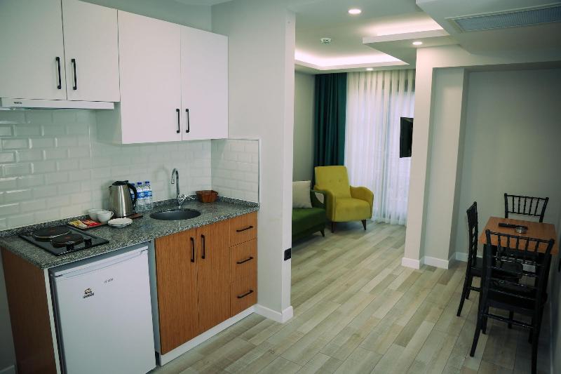 White Golden Suite Hotel image