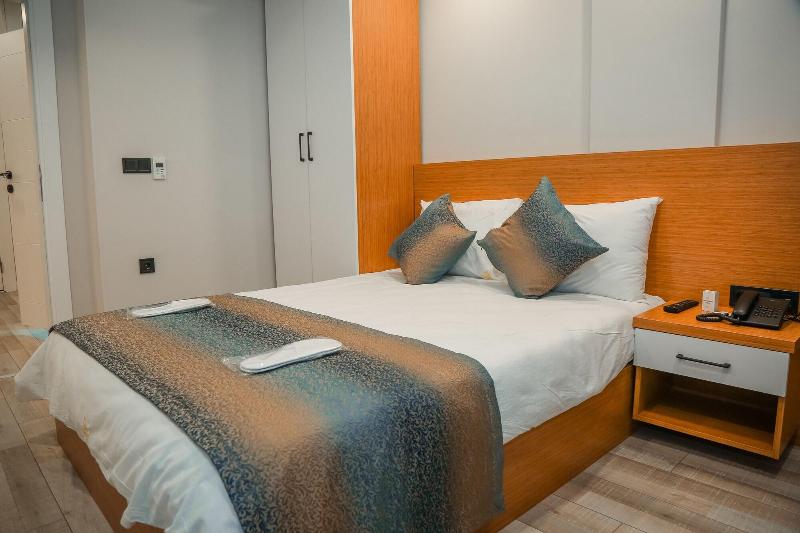 White Golden Suite Hotel image