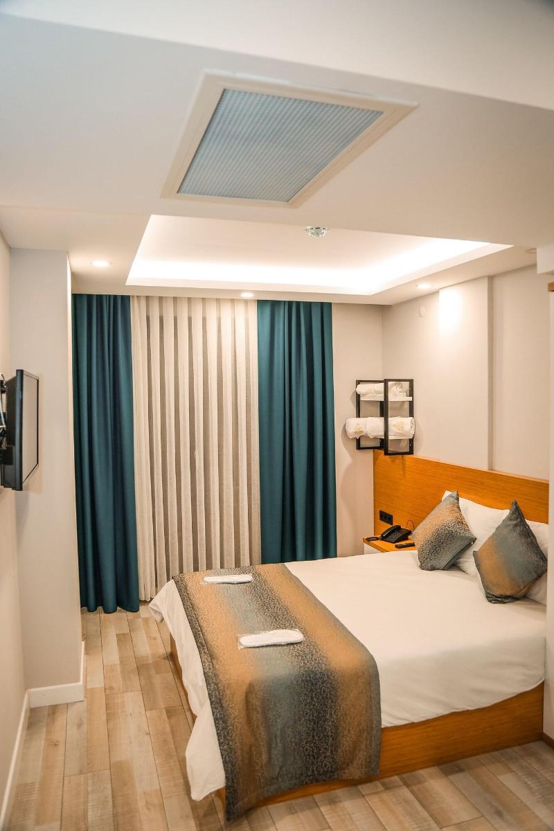 White Golden Suite Hotel image