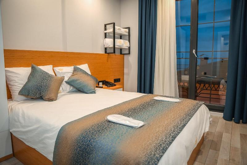 White Golden Suite Hotel image