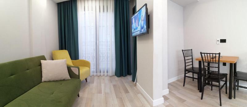 White Golden Suite Hotel image