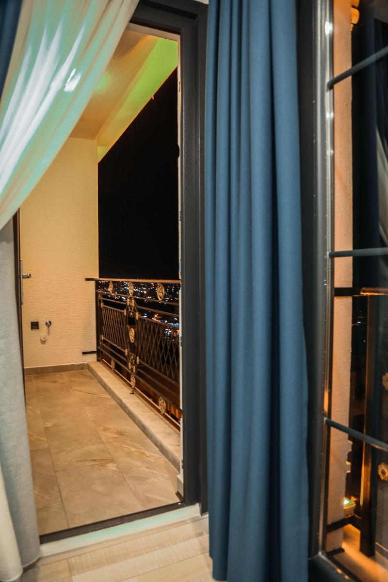 White Golden Suite Hotel image