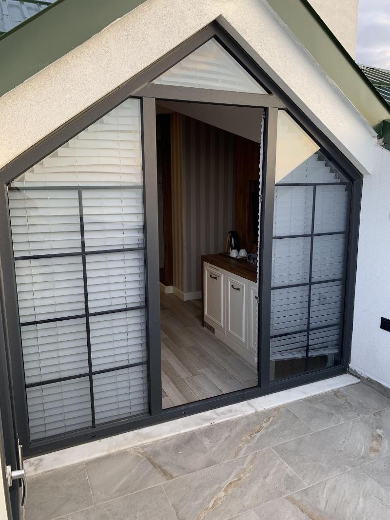 White Golden Suite Hotel image