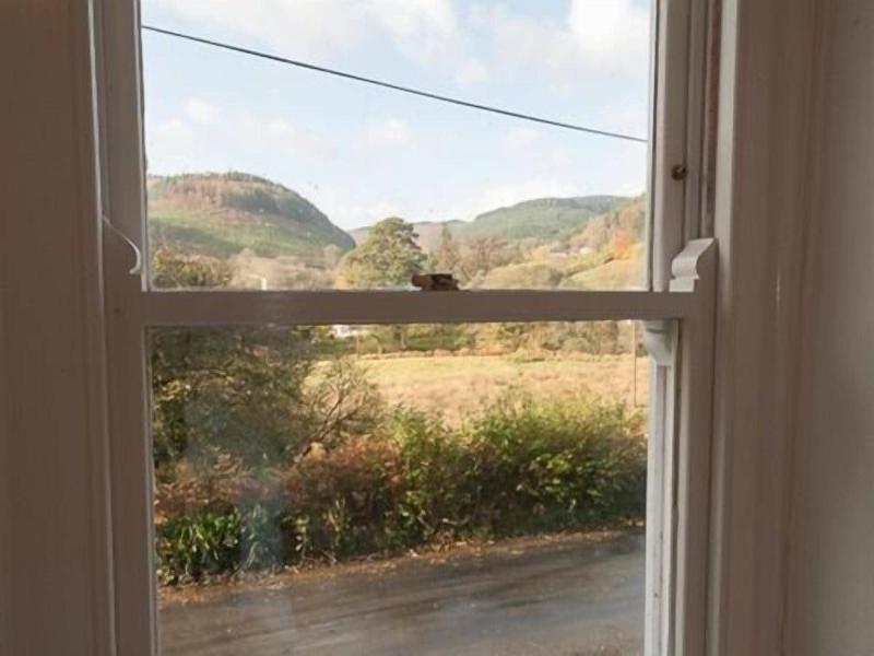 Bronfelin Troed Y Rhiw Holiday Cottages image