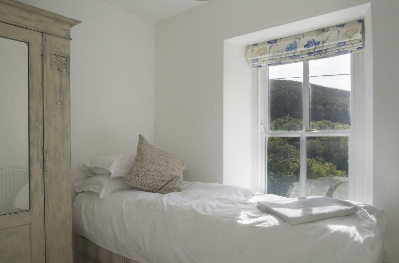 Bronfelin Troed Y Rhiw Holiday Cottages image
