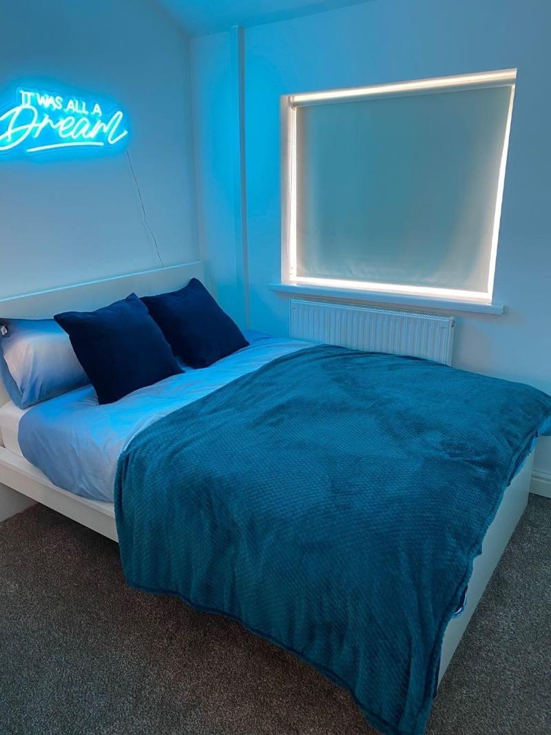 Inviting 1 Bed House In Bradford image