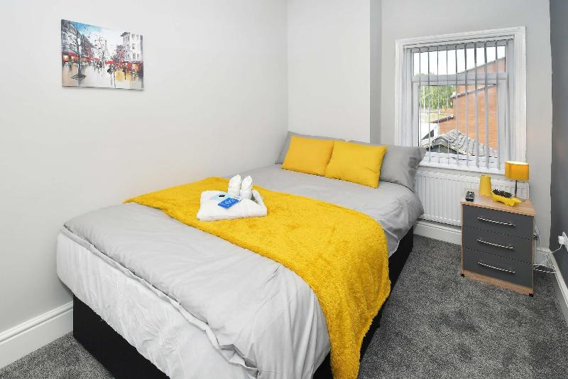 Townhouse Bucknall New Road Stoke image
